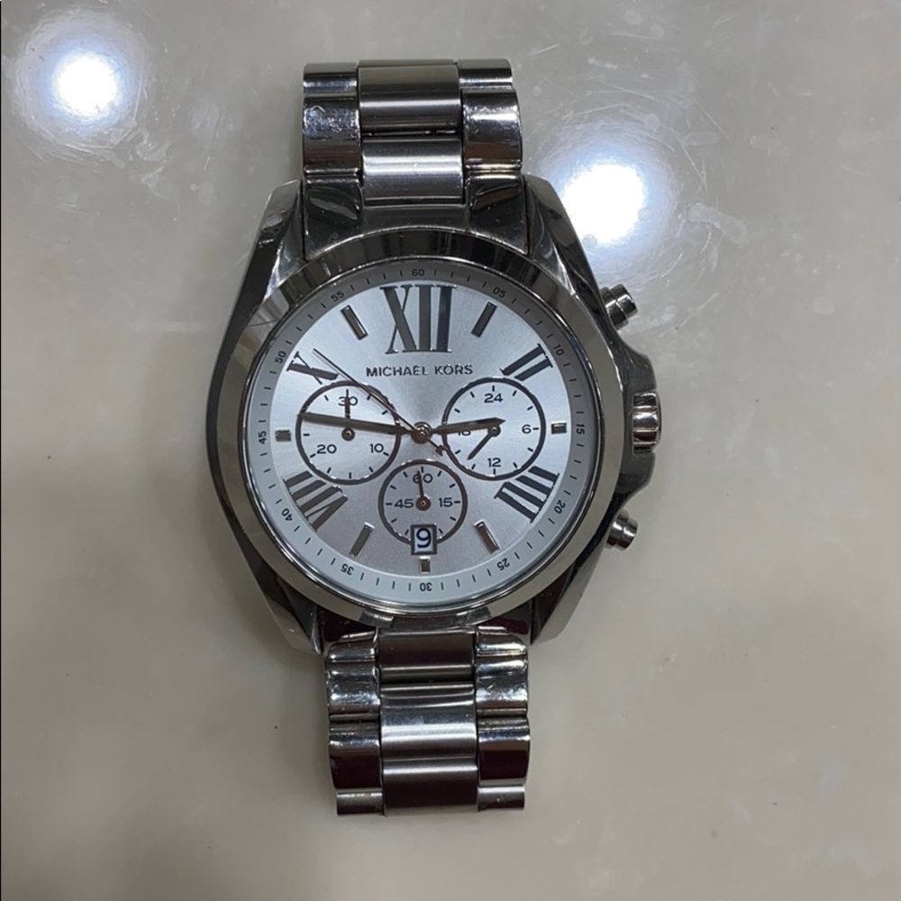 Michael Kors women silver watch barely used Roman numbers original box MK-5535